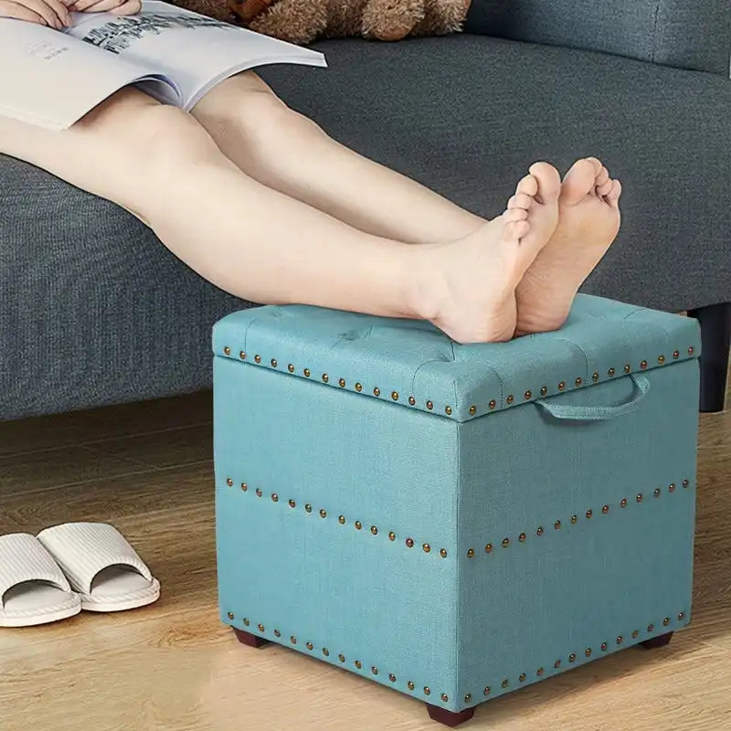 Quadratischer Hocker aus Stoff mit Stauraum und Tablett