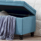 Panca pouf contenitore con rivestimento trapuntato e vano contenitore nascosto