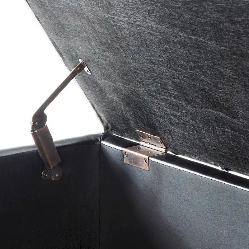 Panca pouf contenitore con rivestimento trapuntato e vano contenitore nascosto
