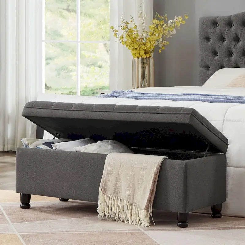 Panca pouf contenitore con rivestimento trapuntato e vano contenitore nascosto