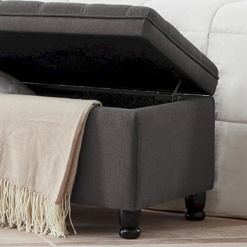 Panca pouf contenitore con rivestimento trapuntato e vano contenitore nascosto
