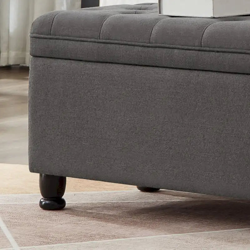 Panca pouf contenitore con rivestimento trapuntato e vano contenitore nascosto