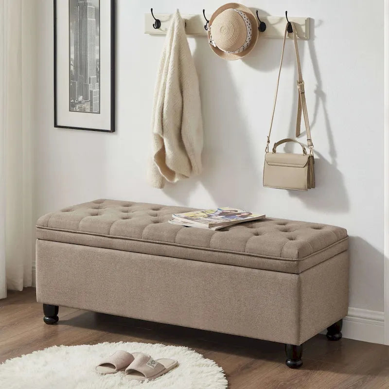 Panca pouf contenitore con rivestimento trapuntato e vano contenitore nascosto